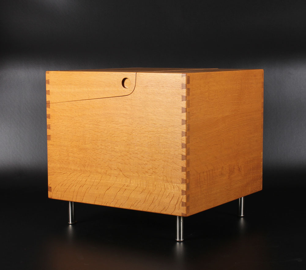 Vidste du at... wegner havde tegnet et barskab skandinaviskdesign.dk