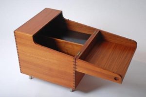 at34-drinks-cabinet-by-hans-j-wegner-for-andreas-tuck-1960-5
