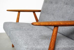 ge-240-cigar-sofa-by-hans-wegner-for-getama-1956-03